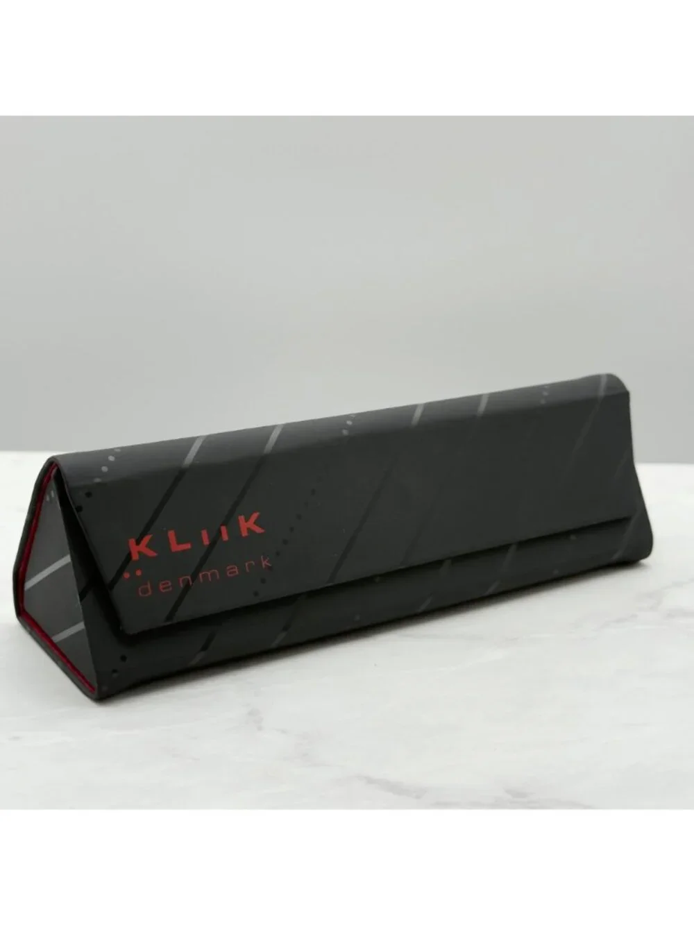 Kliik Denmark Eyeglass Hard Case Trifold Foldable Magnetic Closure Black Red